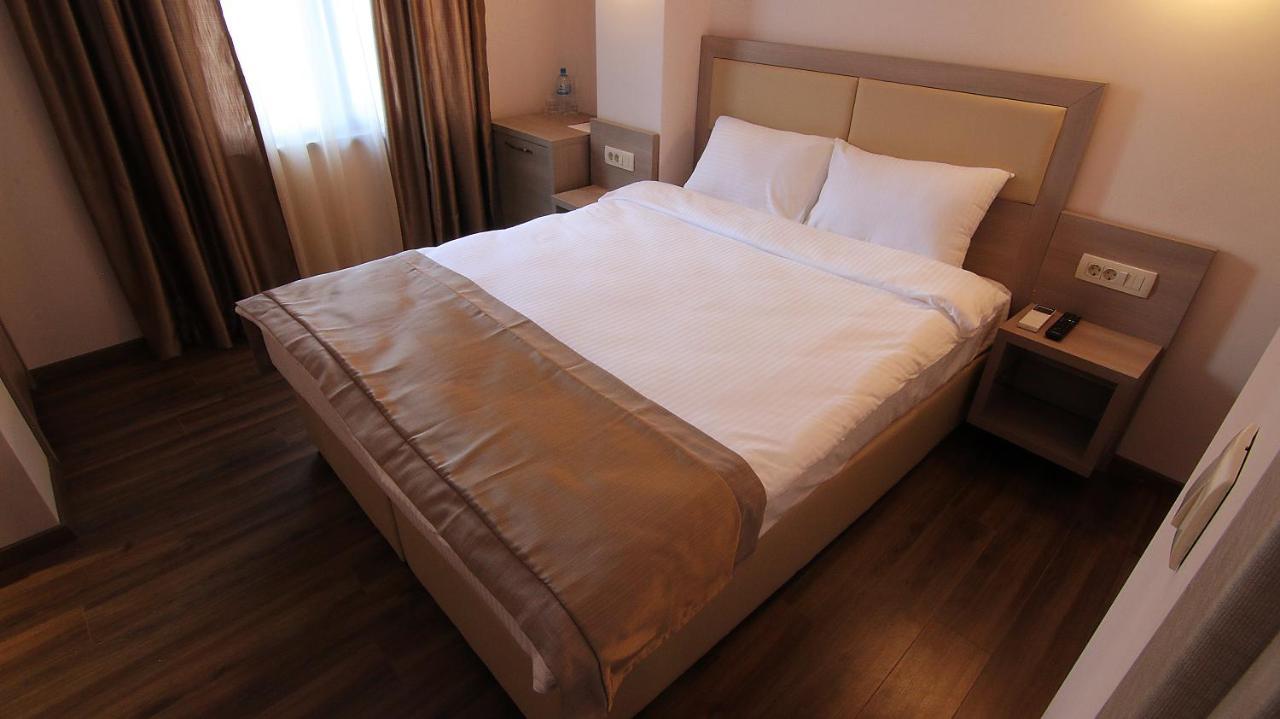 Hotel Vlaho Skopje Eksteriør bilde